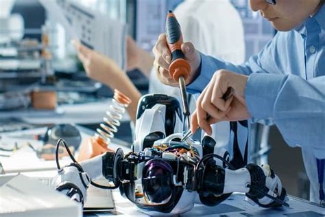 What Does A Robot Engineer Do