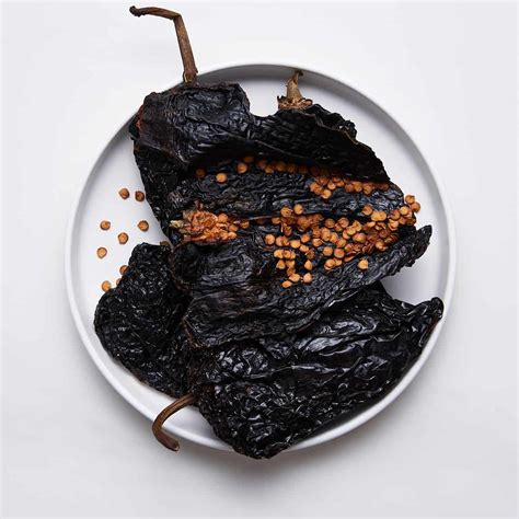 what does an ancho chile look like