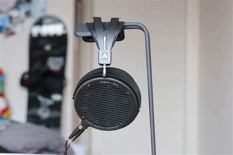 what does headphone sensitivity mean