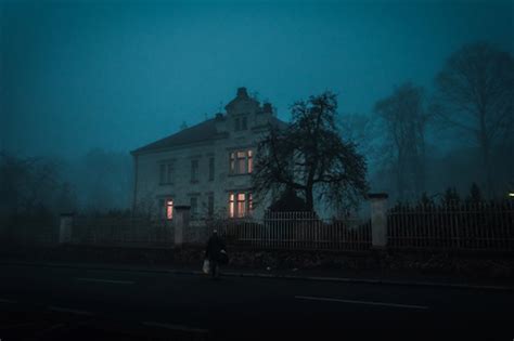 what does it mean to have an eerie feeling