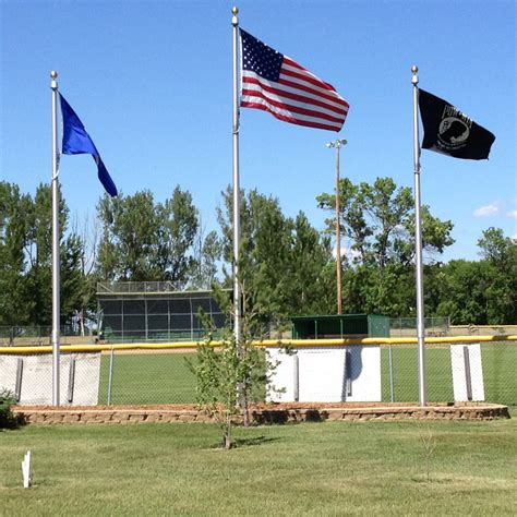 What Does It Mean When A Flag Is In The Middle Of The Pole