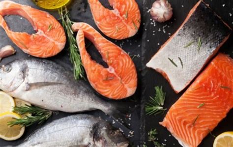 what does raw fish taste like