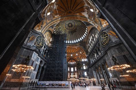 what does the hagia sophia look like