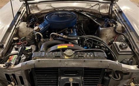 what engine did the 1977 ford maverick have