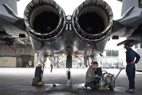 what engine does the f15 use