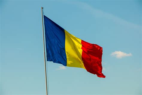 what flag is romania