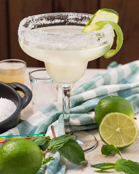 what goes in a margarita