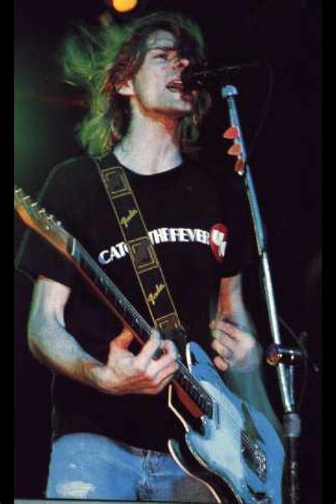 what guitar strap did kurt cobain use