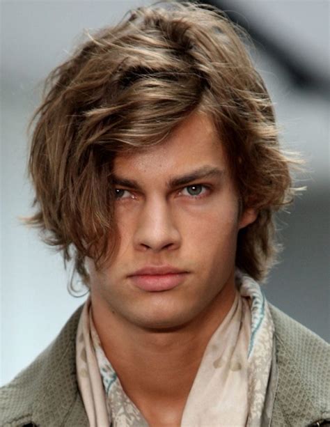Unique What Hairstyle Suits A Round Face Male For Long Hair
