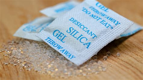 what happen if you eat silica gel