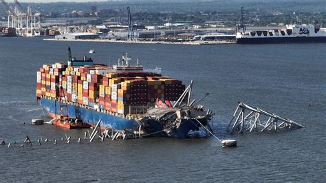 what happened to a cargo ship in baltimore