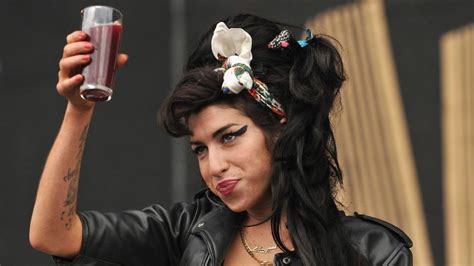 what happened to amy winehouse band