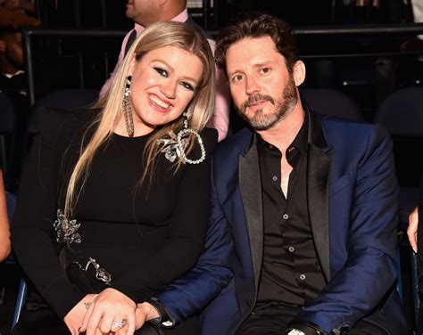 what happened to kelly clarkson and husband