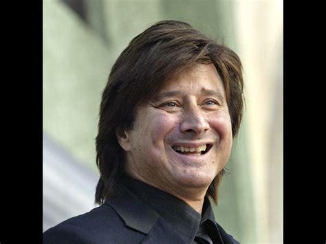 what happened to steve perry's face