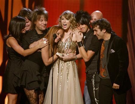 what happened to taylor swift's band