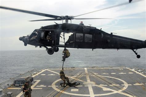 what helicopters do navy seals use