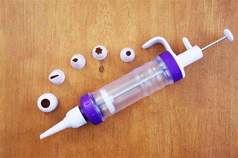 What Is A Cake Decorating Tool