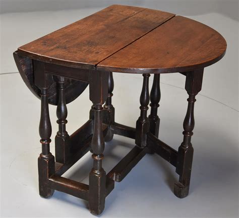 What Is A Gateleg Table