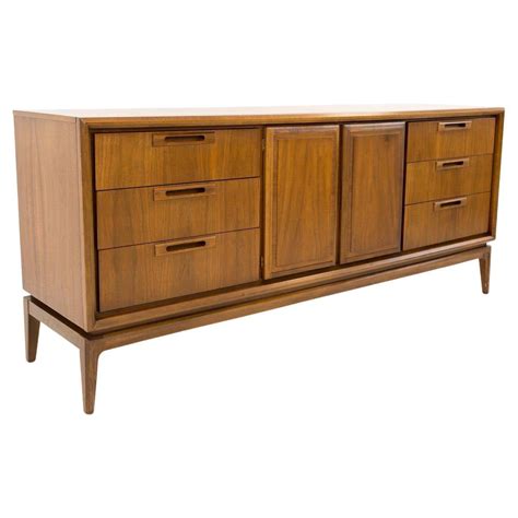 What Is A Lowboy Furniture