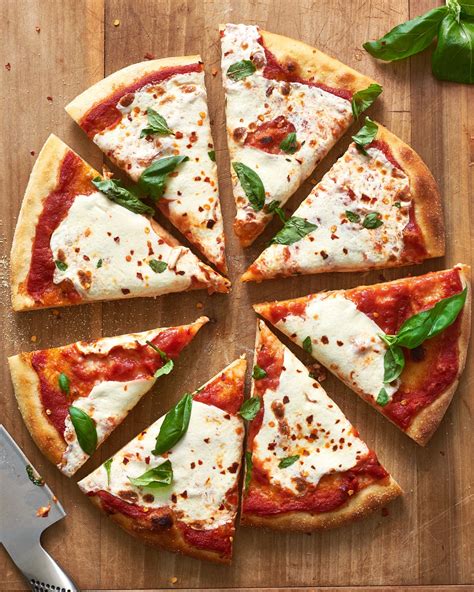what is a margherita pizza made of