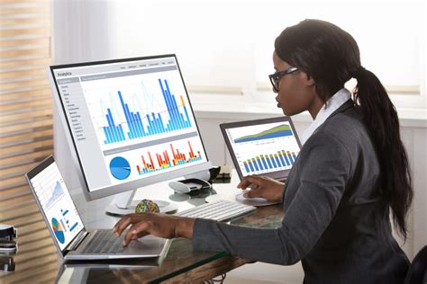 what is a scientific program analyst