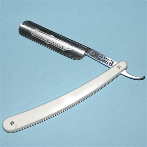 what is a straight razor