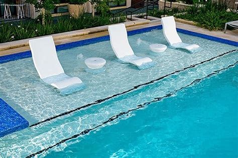 What Is A Sun Shelf In A Pool