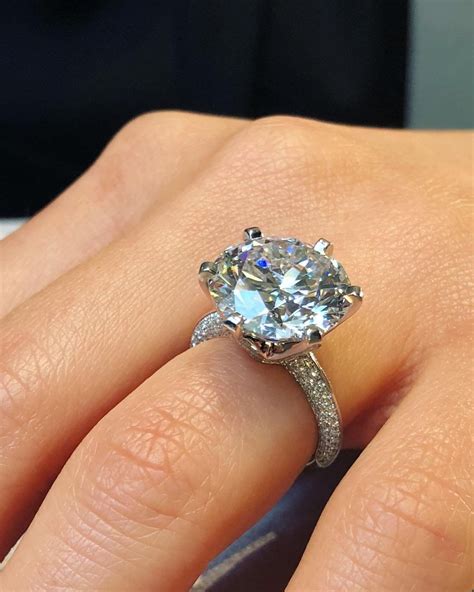 what is a tiffany style engagement ring