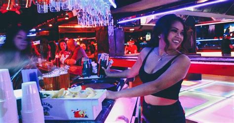 what is bottle service jobs