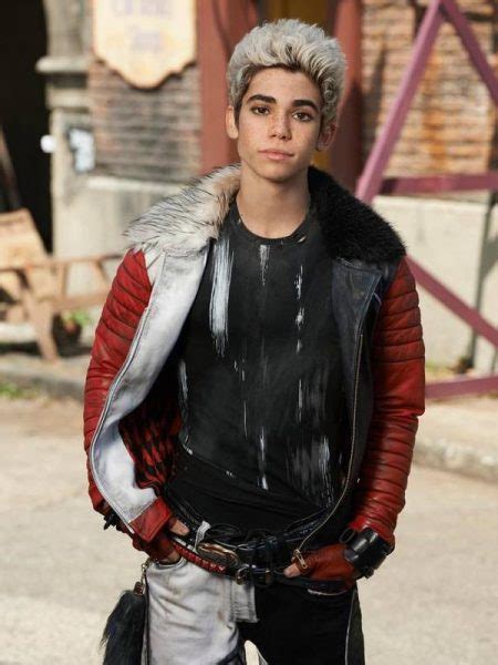 what is carlos from descendants real name