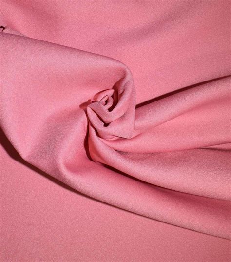 what is crepe fabric like