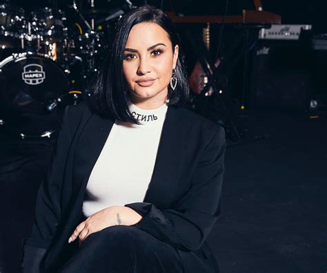 what is demi lovato's sexuality