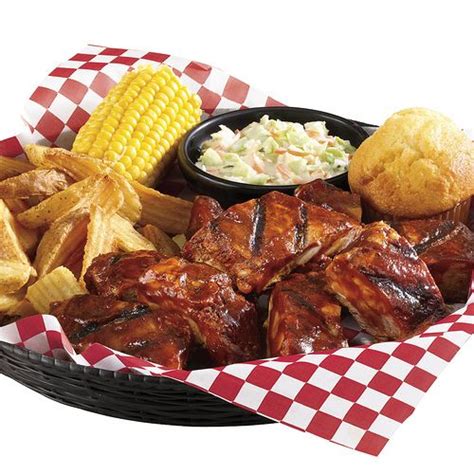 what is famous dave's memphis style