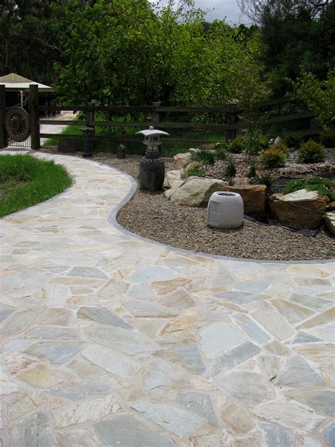 What Is Flagstone Paving