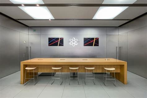 what is genius bar in apple store