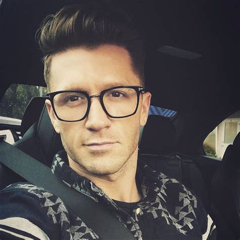 what is going on with travis wall