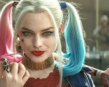 what is harley quinn's eye color