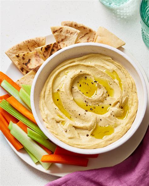 what is hummus made