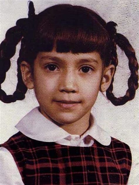 what is jennifer lopez childhood