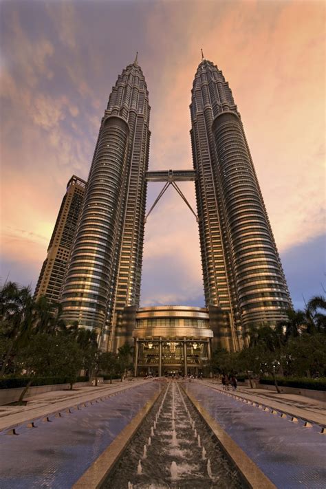 what is petronas twin towers