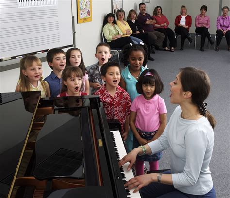 what is singing class called in middle school