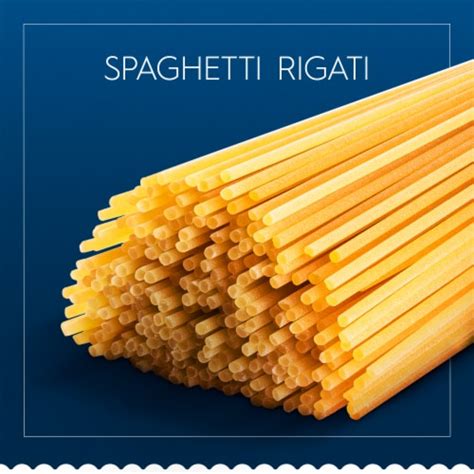 Pasta With Chickpeas And Spinach Leaves In Marinara Sauce, Spaghetti