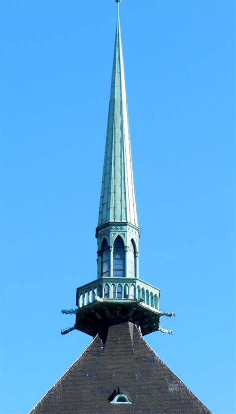 what is spire in architecture
