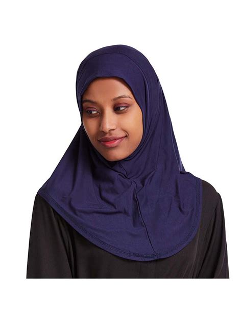 what is the arabic head scarf called