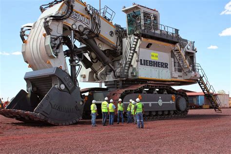 Download Biggest Excavator Ever Built Pictures Heavy Equipment