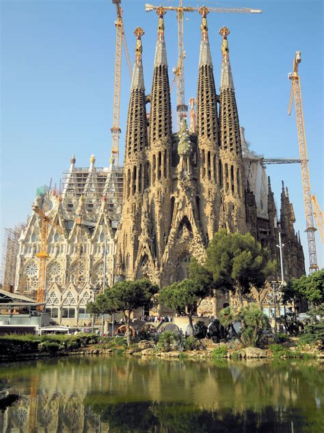 what is the cathedral in barcelona called