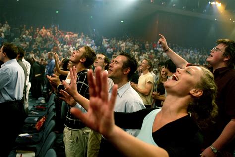 what is the controversy with hillsong church