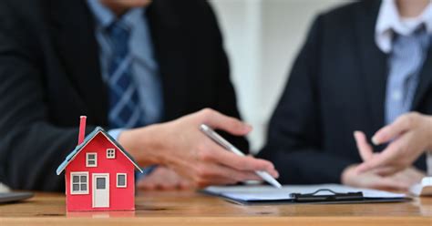 what is the difference between manual and automated underwriting