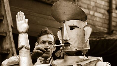 what is the first robot in the world