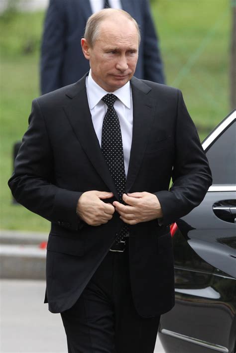 what is the height of putin